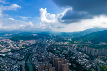 福建龙岩城市蓝天白云天际线航拍摄影图