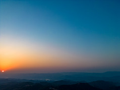 南方丘陵地貌山川风景航拍摄影图