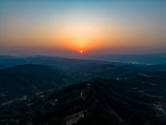 南方丘陵地貌山川风景航拍摄影图