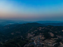 南方丘陵地貌山川风景航拍摄影图