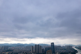 中山城市雨季暴雨来临航拍摄影图