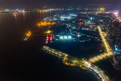 广东湛江夜景交通车辆航拍摄影图