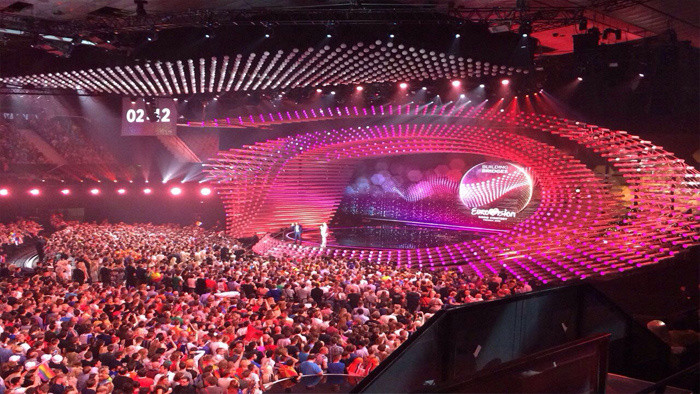 观众欢快笑声音效