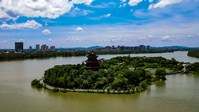 航拍江西抚州梦湖景区