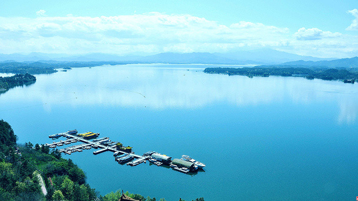 动情感人舒缓的演讲背景音乐