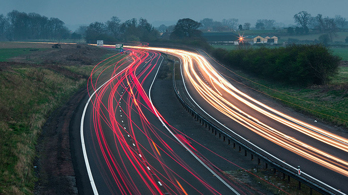 高速公路不断有汽车驶过音效素材