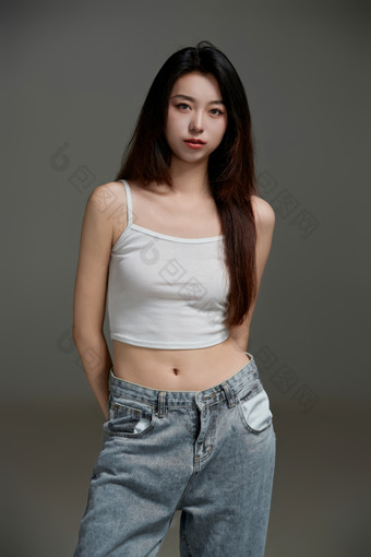 年轻活力亚洲年轻女性形象