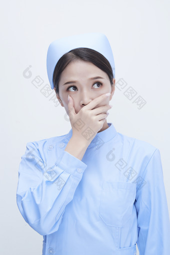 身穿蓝色<strong>护士</strong>服展示各种表情的漂亮女<strong>护士</strong>