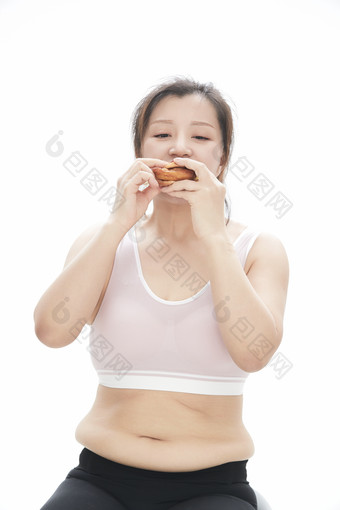 因暴饮暴食导致身材走样的亚洲女士