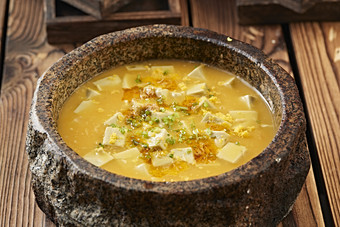 石锅蟹黄酿豆腐