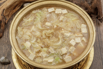 铜锅<strong>白菜</strong>豆腐炖粉条