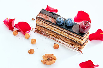 制作精美的法式小甜品蛋糕