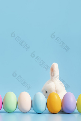 彩蛋后面的兔子复活节素材