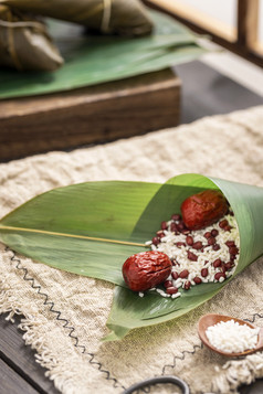 红豆蜜枣粽子端午节图片