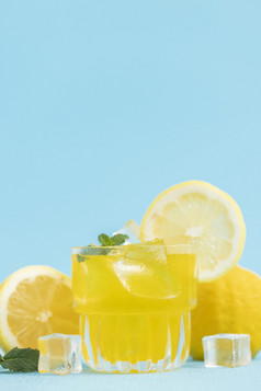 微缩创意夏日橙汁冷饮图片