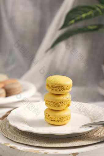 黄色甜点马卡龙美食图片