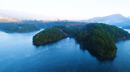 航拍震撼4K美丽自然山川湖泊视频素材