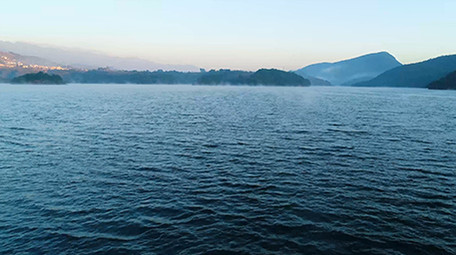 航拍震撼4K美丽自然山川湖泊视频素材