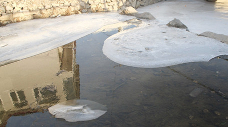 冬季小河流水<strong>乡村</strong>结冰200帧升格