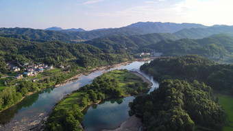 祖国山清水秀大好<strong>河山</strong>