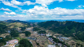 乡村振兴山川丘陵美丽乡村