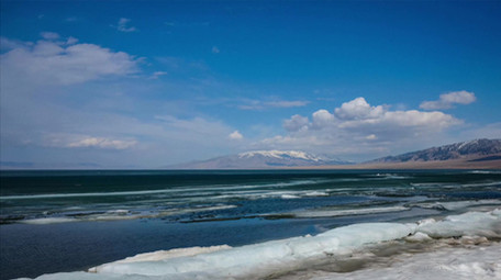 赛里木湖乌伦古湖日出日落星空全包括