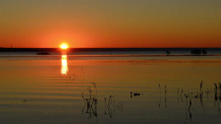 赛里木湖乌伦古湖日出日落星空全包括