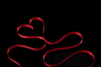 爱心造型红丝带黑色底图