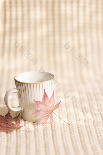 枫叶咖啡秋季温暖文艺图片