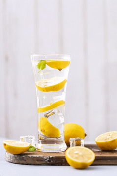 冰块柠檬水果夏日凉饮饮料