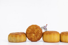 创意美食月饼微缩摄影图