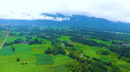 航拍4K河流田园超清视频