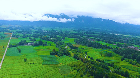 航拍4K河流田园超清视频