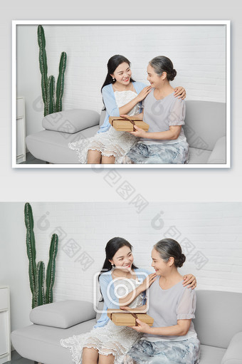 母亲节温馨家庭对视写真