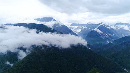 航拍大山云海4K视频