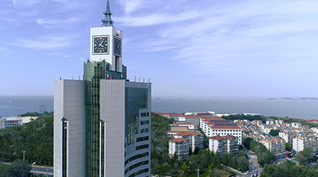 超美的航拍烟台公路大厦