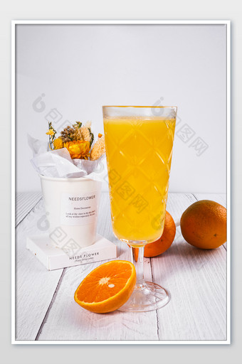 黄色饮料橙汁玻璃杯水果美食摄影图片
