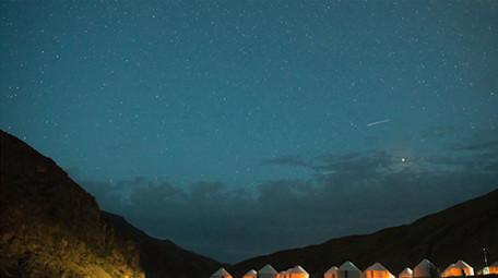 唯美新疆喀拉峻星空延时视频展示