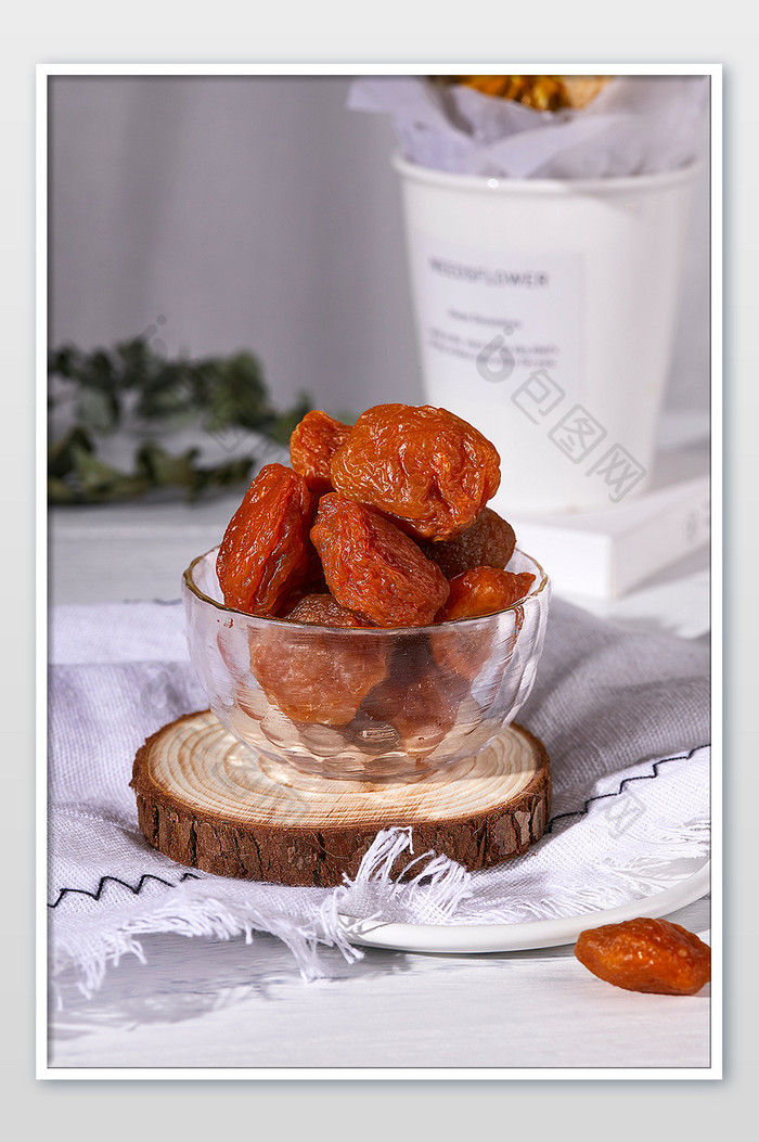 水晶杏果干果干蜜饯零食木板美食摄影图片图片