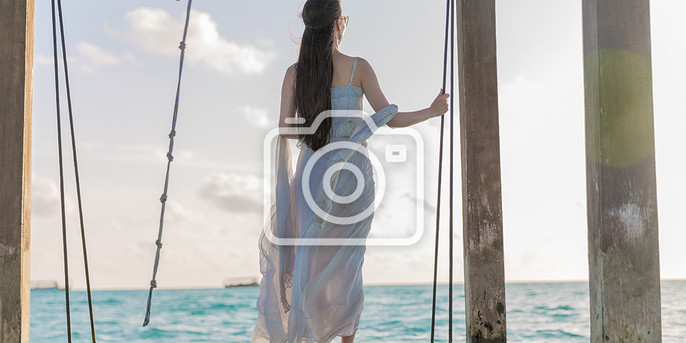海上美女裤衩秋千v美女背影烂美女图片