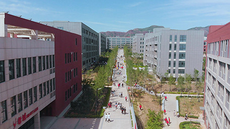 延时校园青春航拍运动