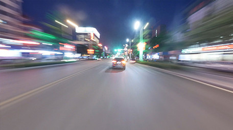 城市夜晚延时车流穿梭