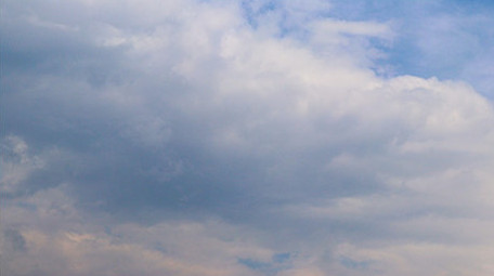 延时拍摄运动的云