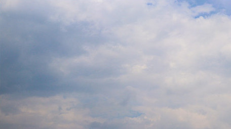 延时拍摄运动的云