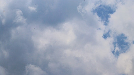 延时拍摄运动的云