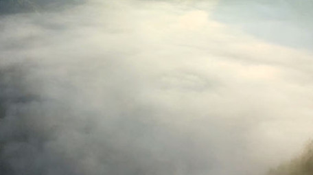 航拍大气黄山日出薄雾云海苍山峻岭