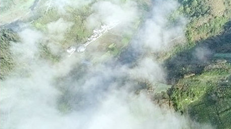 皖南航拍穿越云层的山川河流乡村