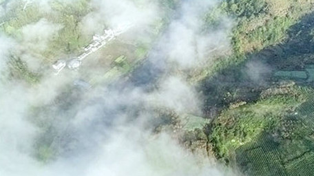 皖南航拍穿越云层的山川河流乡村