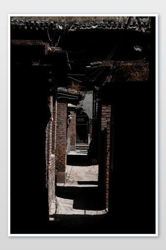 暗调古城旅行旅拍宅院大门素材摄影图图片