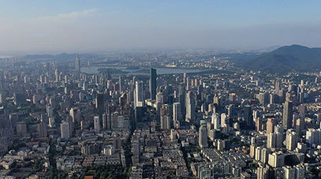 航拍南京城市大景地标建筑玄武湖紫金山